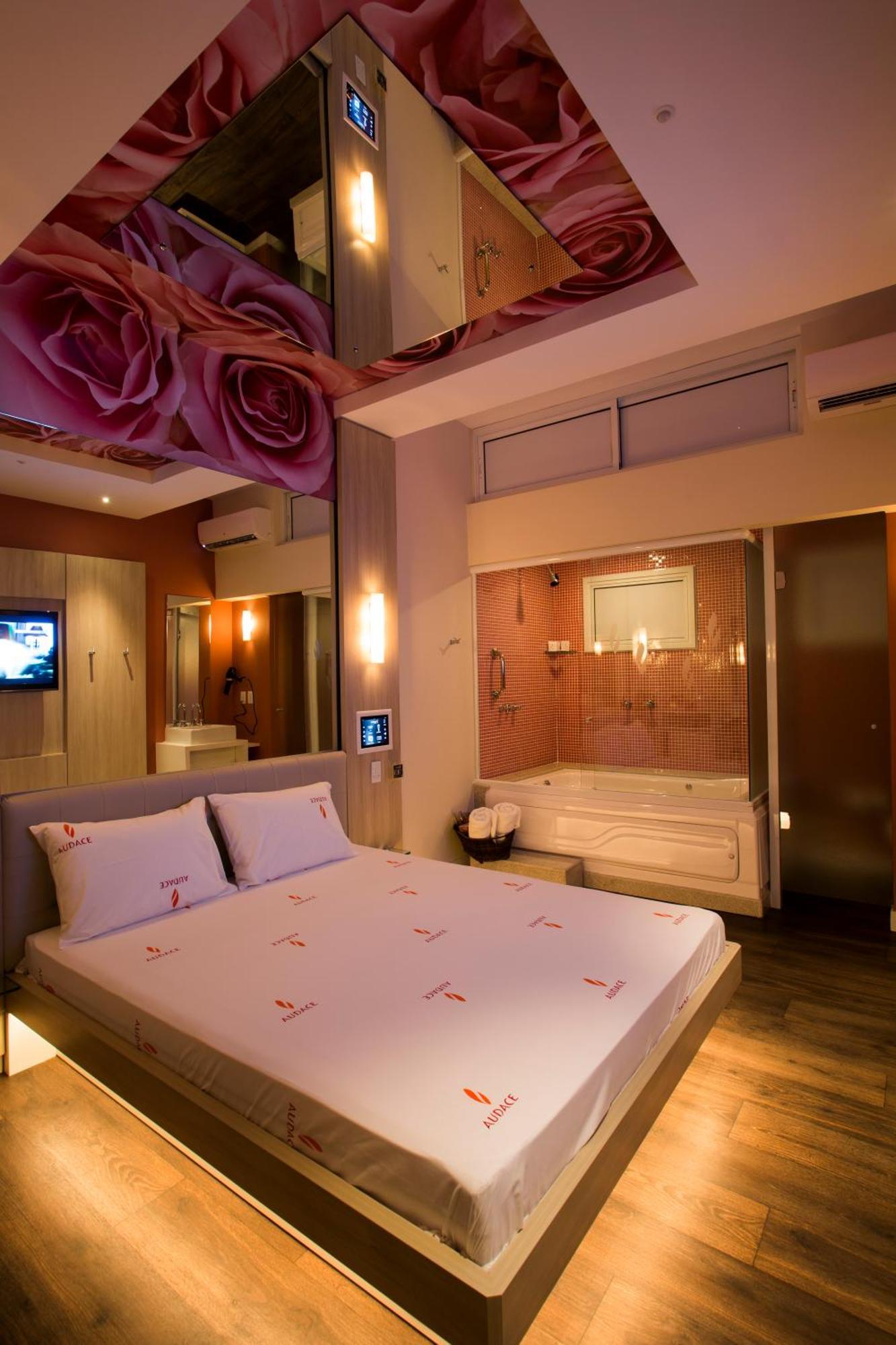 Love hotel Audace *
